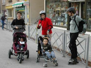 Les femmes et les enfants d’abord