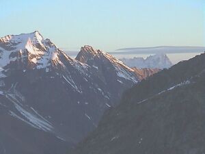 Au fond, le Mont Blanc