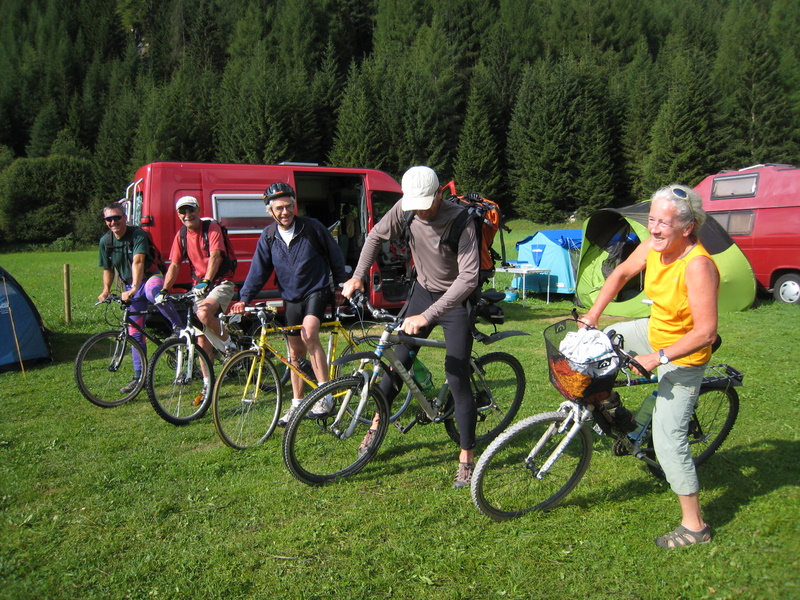 Camping, déplacements en vélo, la recette des voyages au budget "serré"